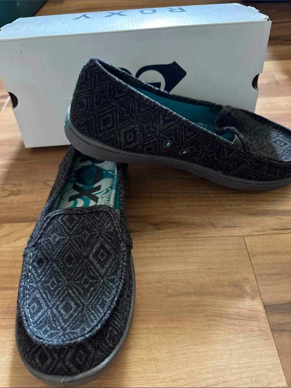 Roxy Women's Black Geometric Slip-On Loafers